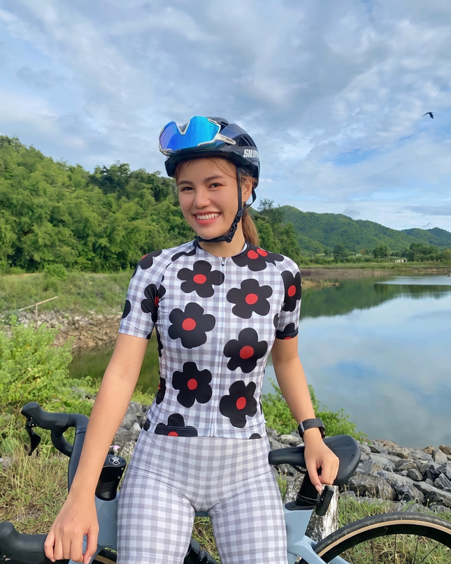 ROCKBROS Heritage Gingham Flora Coordinated Performance Cycling Socks
