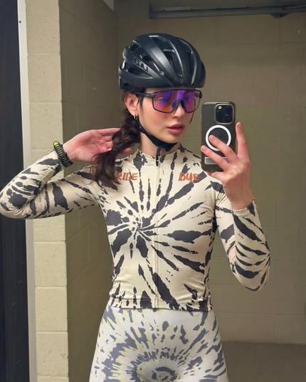 ROCKBROS Women's Tie-Dye Gradient Long-Sleeve Cycling Jersey, Edgy & Cool Quick-Dry Breathable Sun-Protective Top