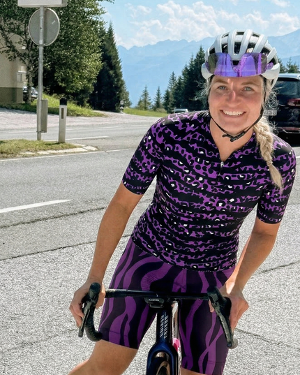 ROCKBROS Women's Purple Zebra-Leopard Textured Aero Cycling Jersey