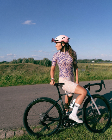 ROCKBROS Women's Gilded Safari All-Weather Gold-Textured Leopard Pro Jersey