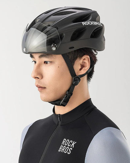 ROCKBROS Bike Helmet Lightweight Breathable Helmet PC+EPS with Photochromic Lens Wind-breaking Brim Safety Cycling Helmet