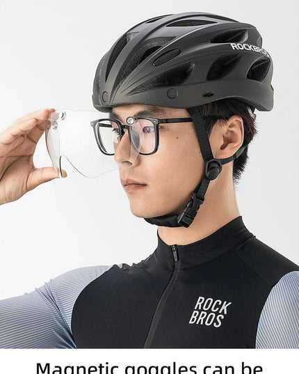 ROCKBROS Bike Helmet Lightweight Breathable Helmet PC+EPS with Photochromic Lens Wind-breaking Brim Safety Cycling Helmet