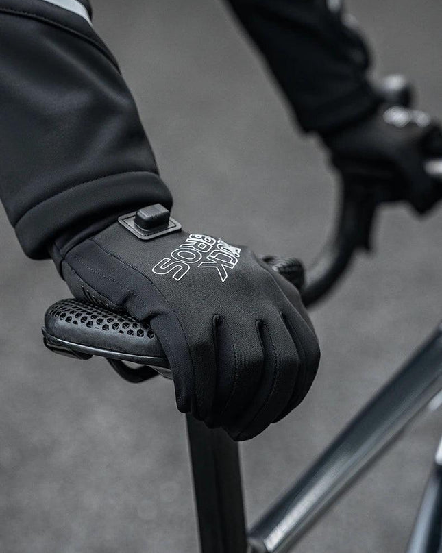 ROCKBROS Heated Gloves USB Rechargeable Touch screen Fingertips Large Heating Area Skiing Gloves Winter Warm Windproof Gloves