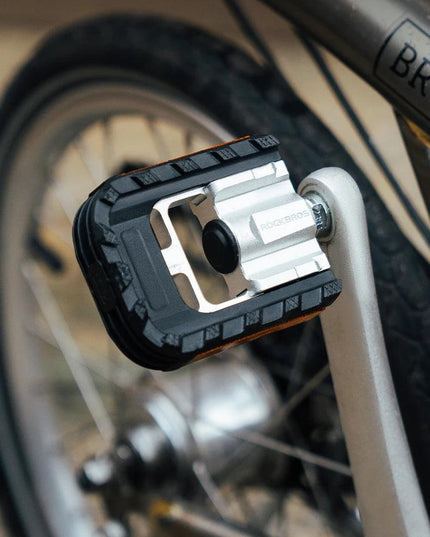ROCKBROS Bicycle Pedals Foldable MTB Pedal Aluminum Anti-slip Foldable Pedals Cycling Self-lubricating Bearings Reflective Pedal